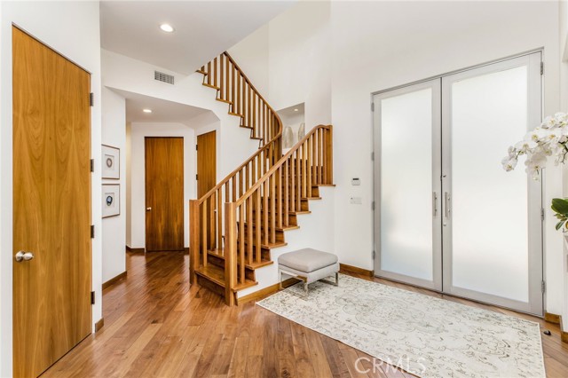 Detail Gallery Image 2 of 31 For 11527 Dona Dolores Pl, Studio City,  CA 91604 - 6 Beds | 7/1 Baths