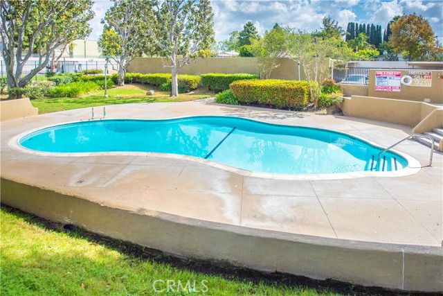 Detail Gallery Image 5 of 12 For 1001 W Stevens Ave, Santa Ana,  CA 92707 - – Beds | – Baths