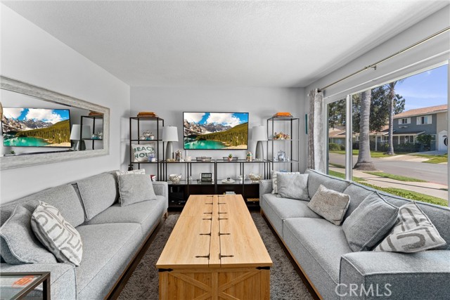 Detail Gallery Image 6 of 27 For 9811 Continental Dr, Huntington Beach,  CA 92646 - 1 Beds | 1 Baths
