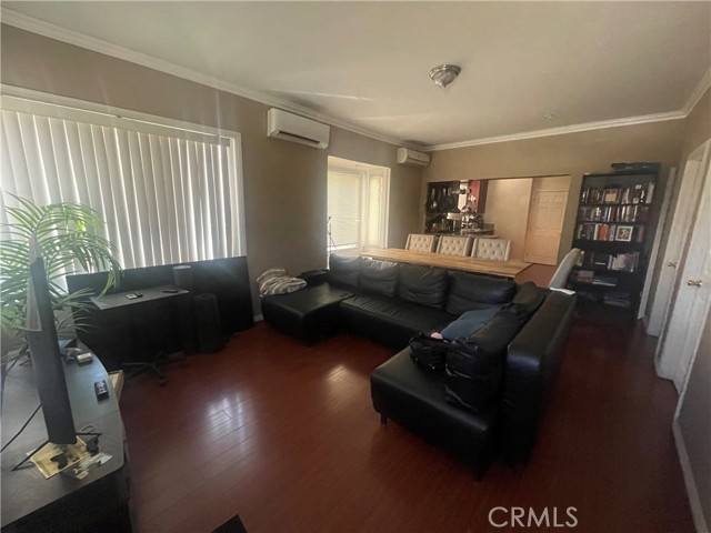 942 E 6th Street, Pomona CA: https://media.crmls.org/medias/8003414e-2958-4781-a007-17f877cb06b8.jpg