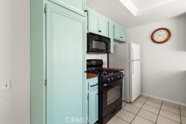 Detail Gallery Image 10 of 36 For 5049 N Varsity Ave, San Bernardino,  CA 92407 - 5 Beds | 2/1 Baths