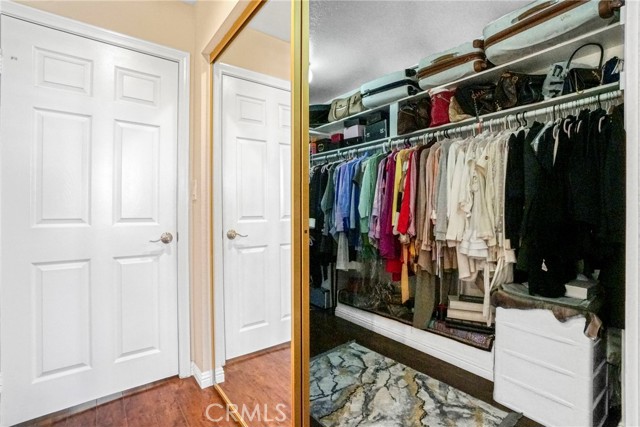 18730 Hatteras Street, Tarzana CA: https://media.crmls.org/medias/80038be1-8429-4351-b32a-fc39fa326b20.jpg