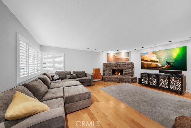 1194 Agate Street, San Diego, California 92109, 4 Bedrooms Bedrooms, ,3 BathroomsBathrooms,Residential,For Sale,Agate Street,OC24088242