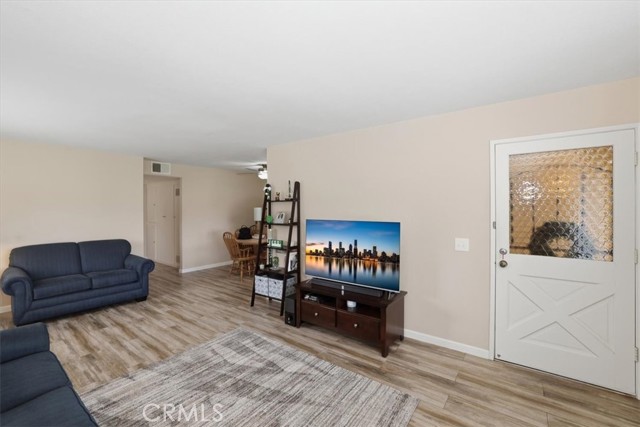 Detail Gallery Image 4 of 29 For 618 S Santa Fe St #8,  Hemet,  CA 92543 - 2 Beds | 2 Baths