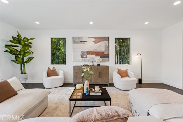 Detail Gallery Image 6 of 34 For 542 N Commonwealth Ave, Silver Lake Los Angeles,  CA 90004 - 3 Beds | 2/1 Baths