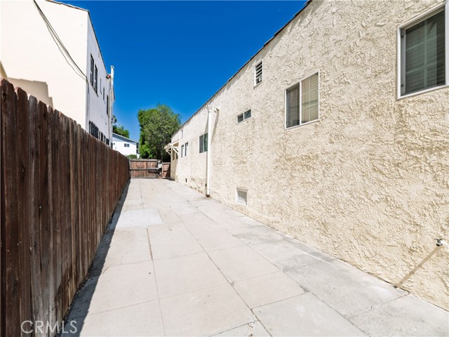 Detail Gallery Image 15 of 19 For 7656 Fountain Ave, West Hollywood,  CA 90046 - 2 Beds | 2 Baths