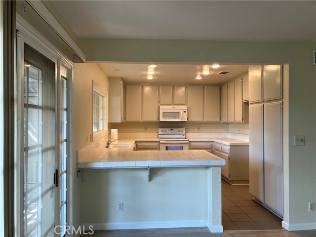 Detail Gallery Image 3 of 12 For 32213 via Barrida, San Juan Capistrano,  CA 92675 - 2 Beds | 2 Baths