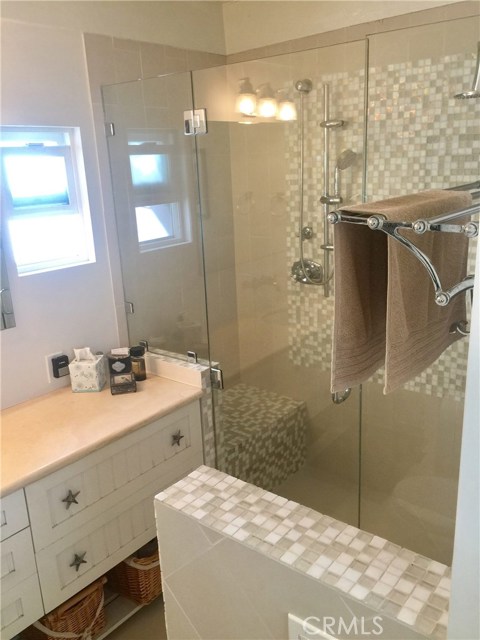 1906 Ava Avenue, Hermosa Beach, California 90254, 2 Bedrooms Bedrooms, ,2 BathroomsBathrooms,Residential,Sold,Ava,SB17079400