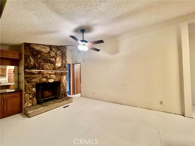 24600 Mountain Ave, Hemet CA: https://media.crmls.org/medias/8005d52d-2c61-454c-beb2-fd6c8b75cf2a.jpg
