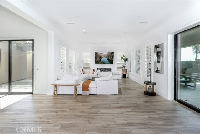 Detail Gallery Image 15 of 69 For 20300 W Windsor Ln, Northridge,  CA 91326 - 5 Beds | 6 Baths