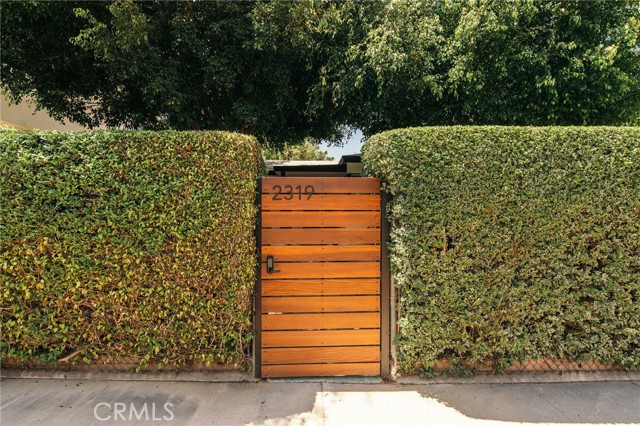 2319 S Corning Street, Los Angeles CA: https://media.crmls.org/medias/80068372-11f7-4f82-b93e-138c5b1e88fd.jpg
