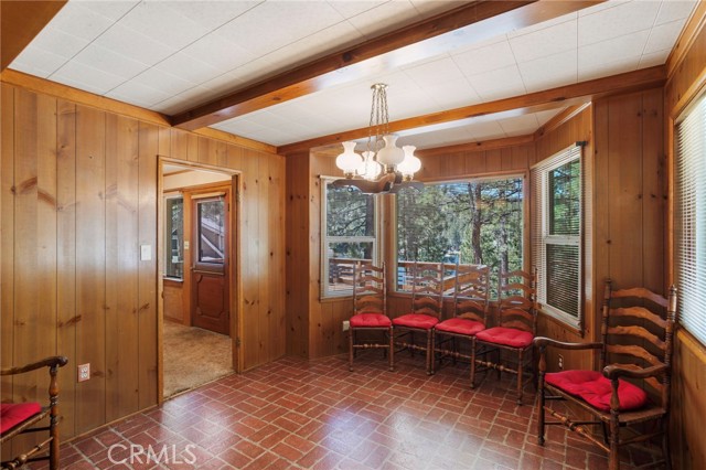 Detail Gallery Image 5 of 23 For 38992 Bayview Ln, Big Bear Lake,  CA 92315 - 4 Beds | 1/1 Baths