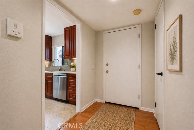 Detail Gallery Image 4 of 18 For 1304 Stanley #10,  Glendale,  CA 91206 - 3 Beds | 2 Baths