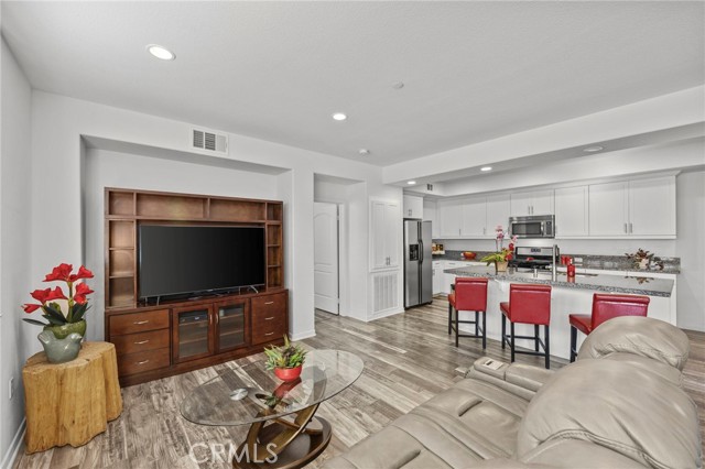 Detail Gallery Image 7 of 39 For 430 Maravilla Ln, Brea,  CA 92823 - 2 Beds | 2 Baths