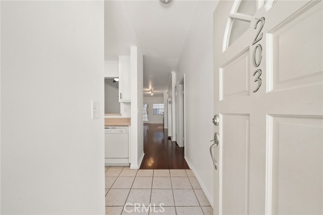 1145 Roswell Avenue, Long Beach CA: https://media.crmls.org/medias/80084387-7303-4b5e-9478-cccbd1f2a29e.jpg