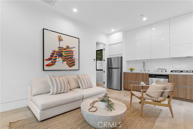 Detail Gallery Image 46 of 49 For 4532 Katherine, Sherman Oaks,  CA 91423 - 6 Beds | 6/1 Baths