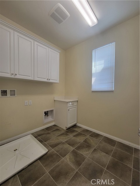 Detail Gallery Image 16 of 24 For 6109 Snapdragon St, Corona,  CA 92880 - 3 Beds | 2/1 Baths