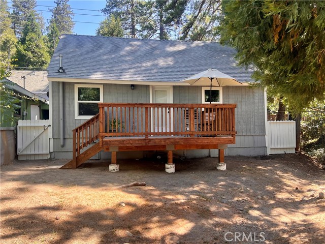 23984 Straight Way, Crestline CA: https://media.crmls.org/medias/8008d6dc-bd52-4cf0-ab89-c1cbdc17938b.jpg