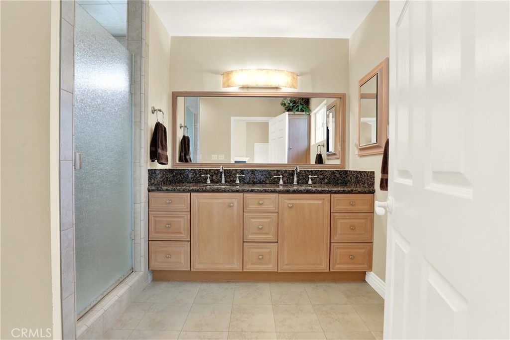 MLS #OC25128179 img 17