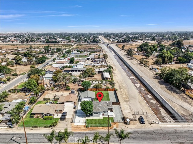 11467 64th Street, Jurupa Valley CA: https://media.crmls.org/medias/800a9ff4-7c87-48a7-b96d-01686f4f1df8.jpg