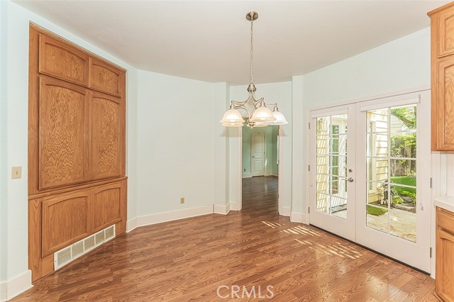 Detail Gallery Image 9 of 52 For 1094 E Monticello Cir, Fresno,  CA 93720 - 4 Beds | 2 Baths