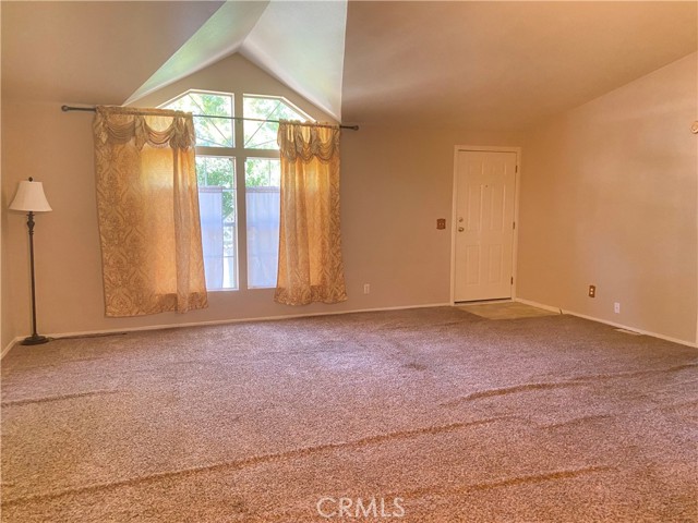 567 E Lassen Avenue, Chico CA: https://media.crmls.org/medias/800b3ce0-bb1e-4d33-aa71-b28b77c0cc91.jpg