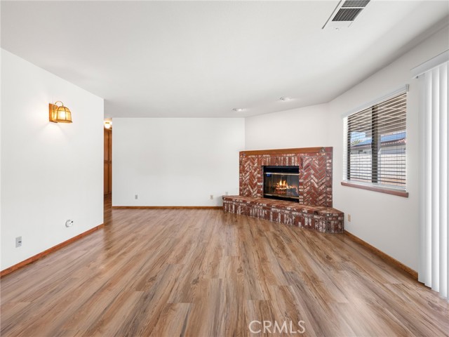 Detail Gallery Image 6 of 35 For 12635 Sorrel Dr, Apple Valley,  CA 92308 - 3 Beds | 3 Baths