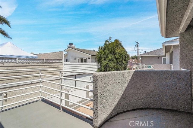 2406 Huntington Lane, Redondo Beach, California 90278, 3 Bedrooms Bedrooms, ,2 BathroomsBathrooms,Residential,Sold,Huntington,RS23115800