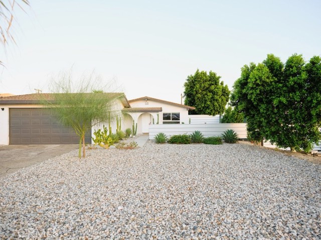 Detail Gallery Image 2 of 55 For 10304 Santa Cruz Rd, Desert Hot Springs,  CA 92240 - 3 Beds | 2 Baths