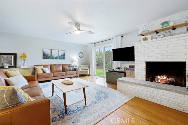 Detail Gallery Image 6 of 25 For 216 W San Ramon Ave, Fresno,  CA 93704 - 3 Beds | 2 Baths