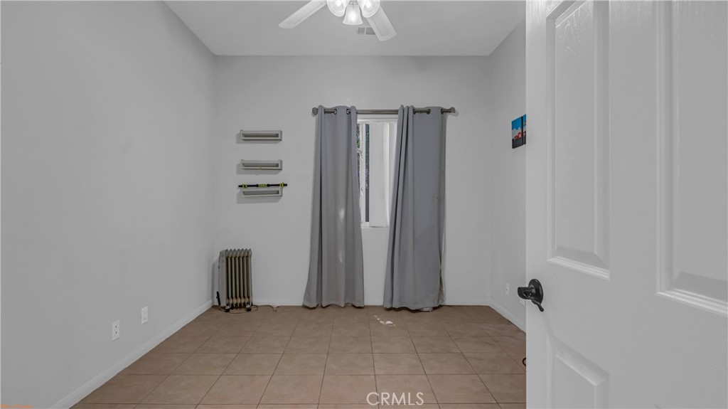 https://media.crmls.org/medias/800d1b0d-ea54-49c1-9978-8e64a934604c.jpg?preset=X-Large