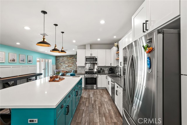 4941 Catamaran Street, Oxnard CA: https://media.crmls.org/medias/800d4141-7176-4218-9357-50b8bc1d4c3b.jpg