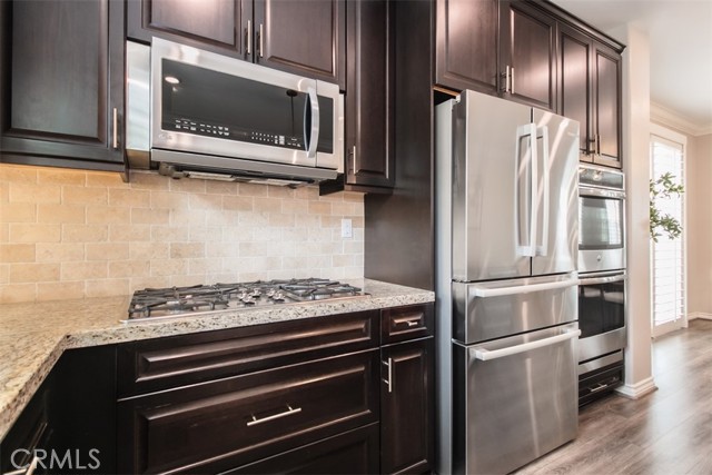 Detail Gallery Image 15 of 18 For 29048 N West Hills Dr, Valencia,  CA 91354 - 4 Beds | 3 Baths