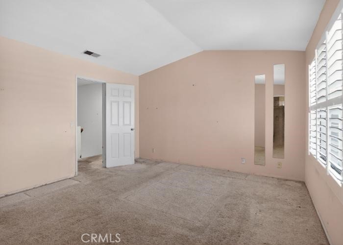 https://media.crmls.org/medias/80114c12-4658-410d-9572-cf5ead8022b5.jpg?preset=X-Large