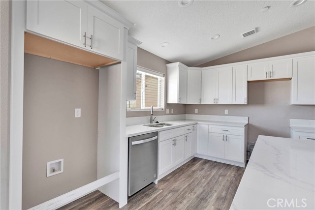 Detail Gallery Image 7 of 30 For 1230 Savanna Dr, Barstow,  CA 92311 - 4 Beds | 3 Baths