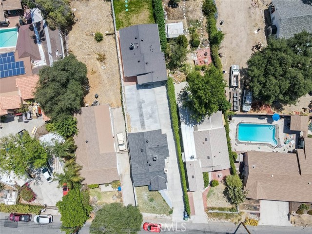 6438 Day Street, Tujunga CA: https://media.crmls.org/medias/8011931a-7bf6-4b6c-8a33-31b199a229b7.jpg