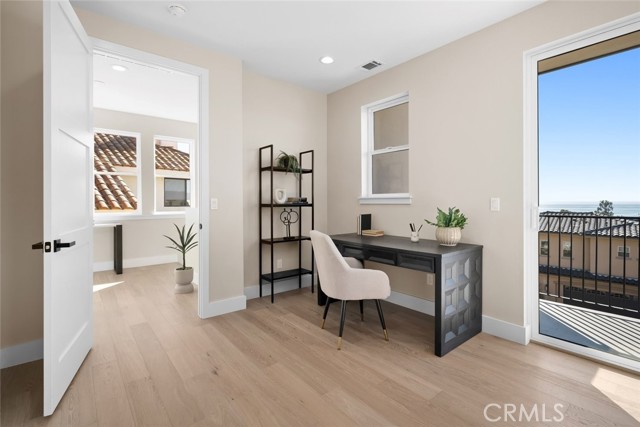 Image 26 of 55 For 2732 Barcelona Street