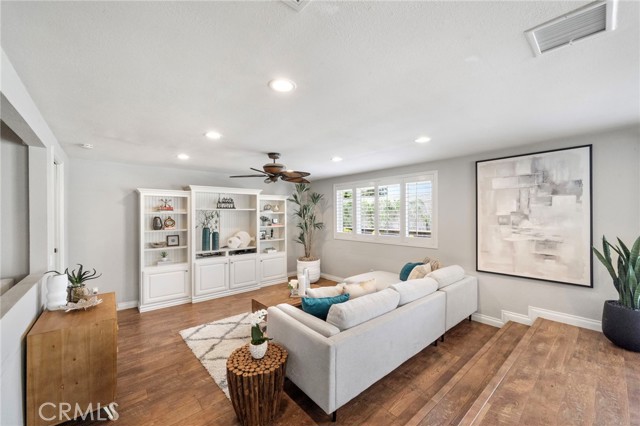 Detail Gallery Image 16 of 38 For 9181 Sherry Cir, Huntington Beach,  CA 92646 - 4 Beds | 2 Baths