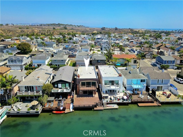 Detail Gallery Image 1 of 39 For 415 Canal St, Newport Beach,  CA 92663 - 4 Beds | 2/1 Baths