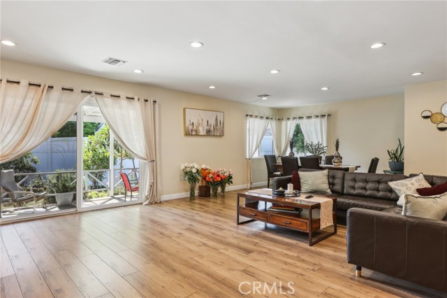 Detail Gallery Image 8 of 47 For 7117 Vanscoy Ave, North Hollywood,  CA 91605 - 3 Beds | 2 Baths