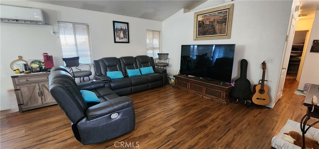 MLS #OC25253869 image #6