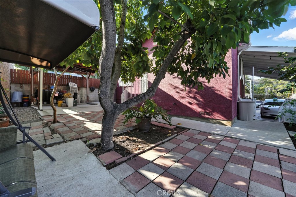 https://media.crmls.org/medias/80175809-e8f6-4080-8566-7244d357973f.jpg?preset=X-Large