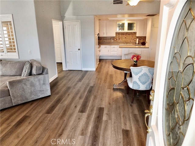 Detail Gallery Image 8 of 53 For 1560 Homewood Rd #114-L,  Seal Beach,  CA 90740 - 2 Beds | 2 Baths
