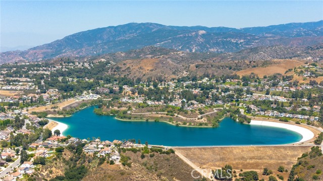 6511 E Circulo Dali, Anaheim Hills CA: https://media.crmls.org/medias/8017e222-5ab1-4c81-93b8-2f7e7b1b45eb.jpg