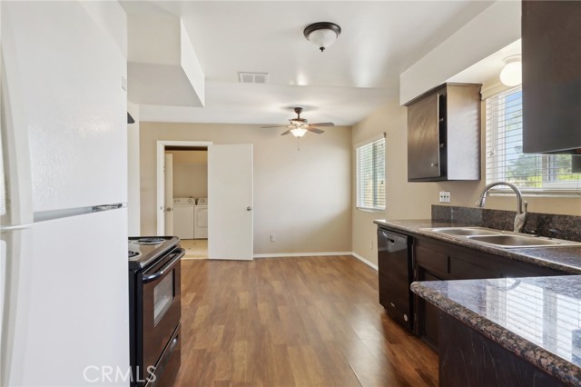 Detail Gallery Image 5 of 52 For 23869 Tocaloma Rd, Apple Valley,  CA 92307 - 2 Beds | 2 Baths