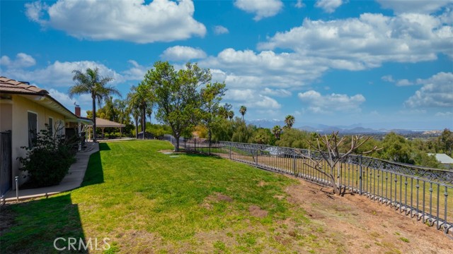 1525 Heather Lane, Riverside, California 92504, 3 Bedrooms Bedrooms, ,2 BathroomsBathrooms,Single Family Residence,For Sale,Heather,LG24069801