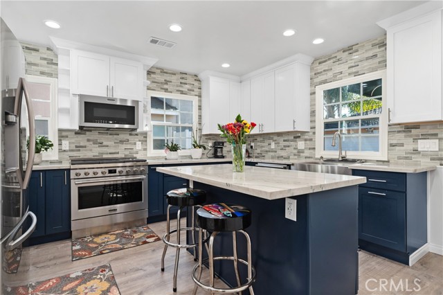 Detail Gallery Image 8 of 36 For 5919 Bellflower Bld, Lakewood,  CA 90713 - 3 Beds | 2 Baths