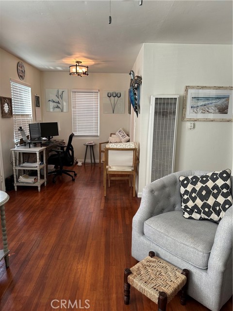 228 4th Street, Seal Beach CA: https://media.crmls.org/medias/80198e82-cb3d-4f2f-81e5-21227e9c03c3.jpg