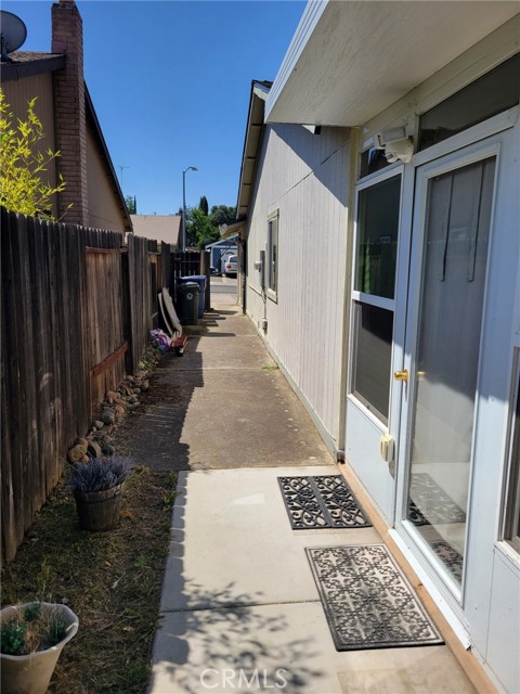 Detail Gallery Image 8 of 12 For 9825 Winterwood, Sacramento,  CA 95827 - 3 Beds | 2 Baths