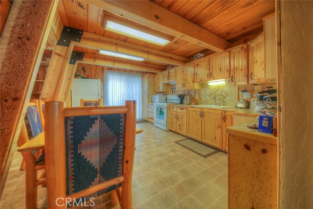 42608 Cedar Avenue, Big Bear Lake CA: https://media.crmls.org/medias/8019b311-bbb0-4c20-b5e3-baa1a4e09a6c.jpg